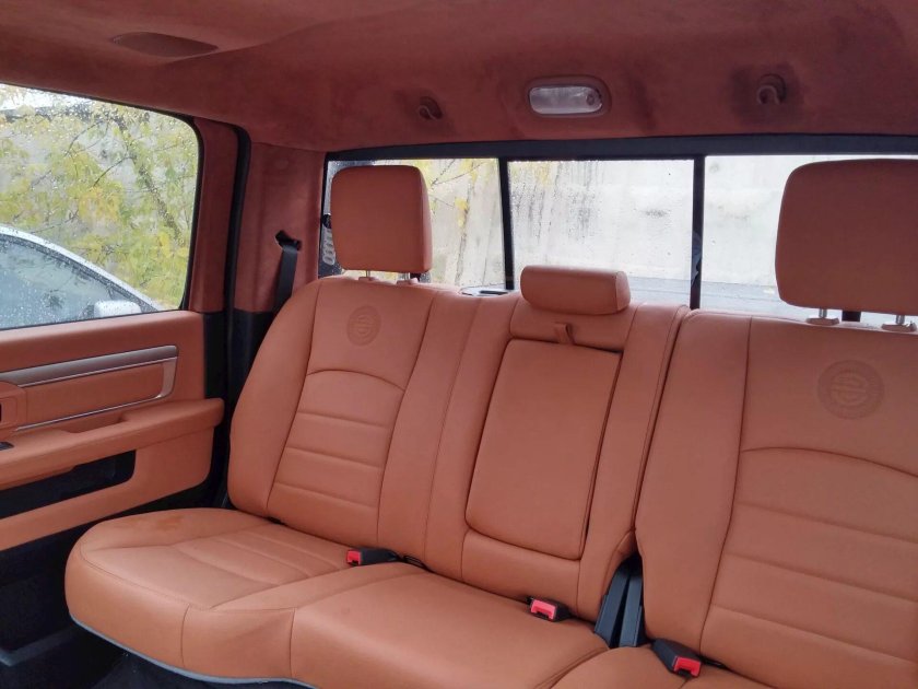 Додж Рэм салон