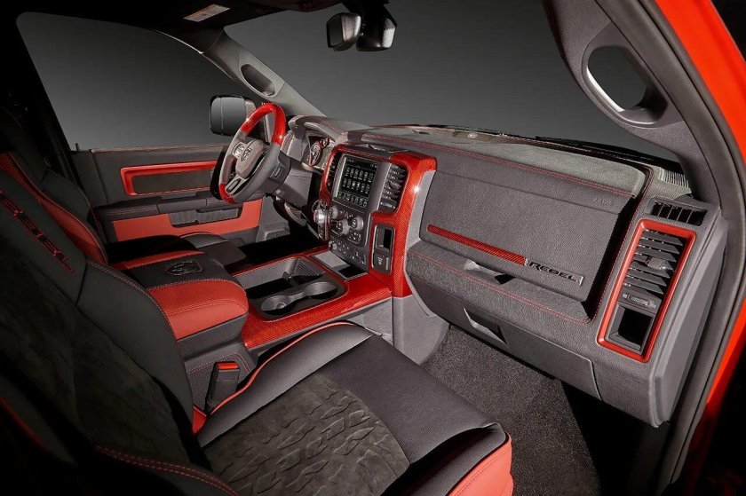 Dodge Ram салон