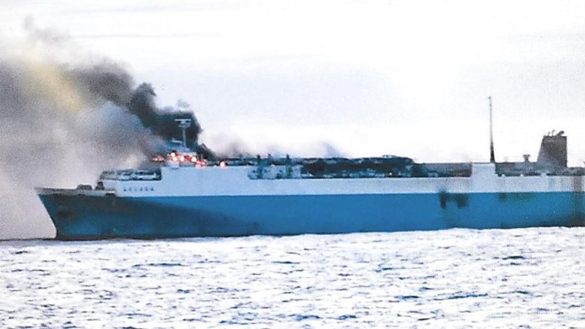 Angara судно пожар