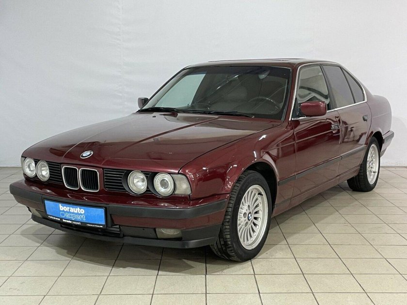 БМВ 92 год красным цветом