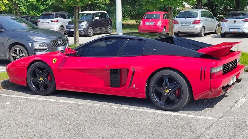 Ferrari testarossa 512m