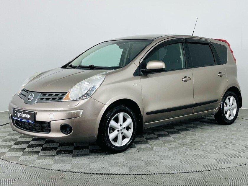 Nissan note e11 2008