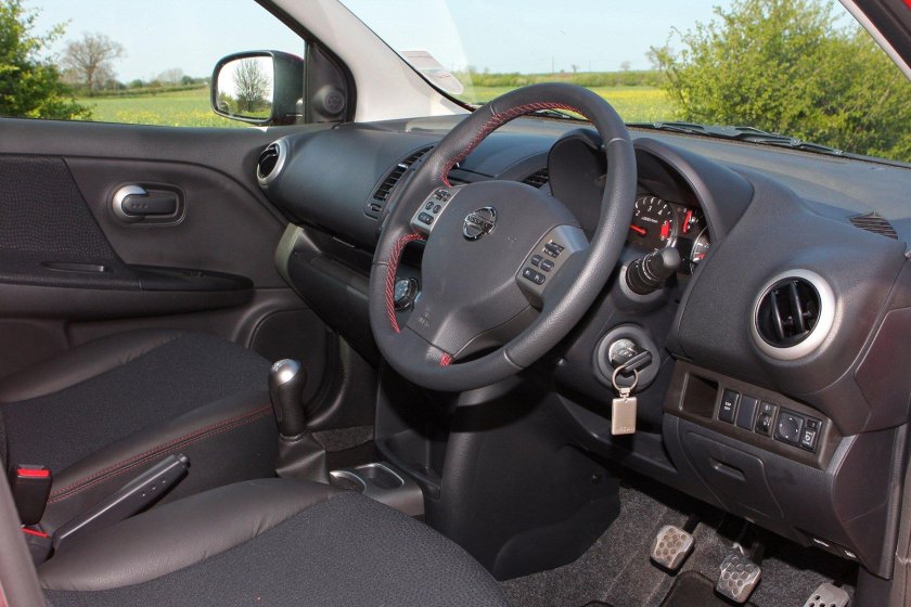 Nissan Note 2008 салон