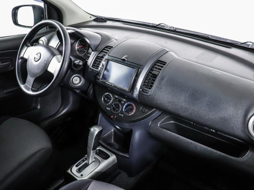 Nissan Note 2008 салон