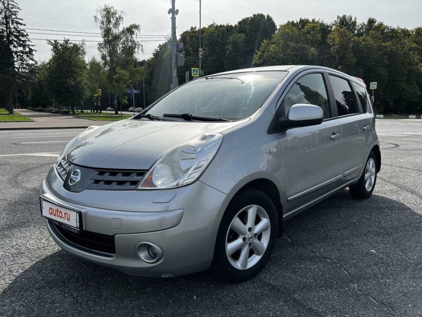 Ниссан ноут серебристый