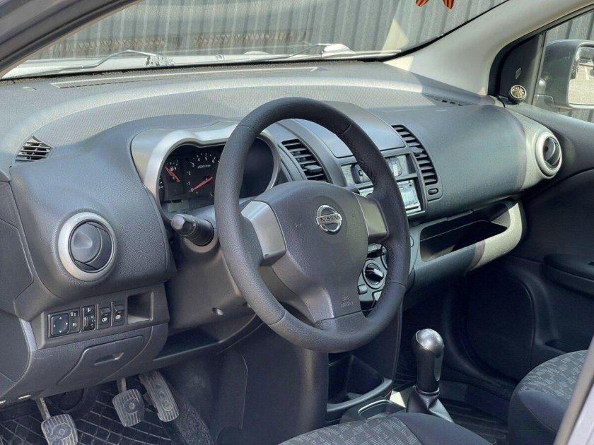 Ниссан ноут 1.6 Люксури 2008