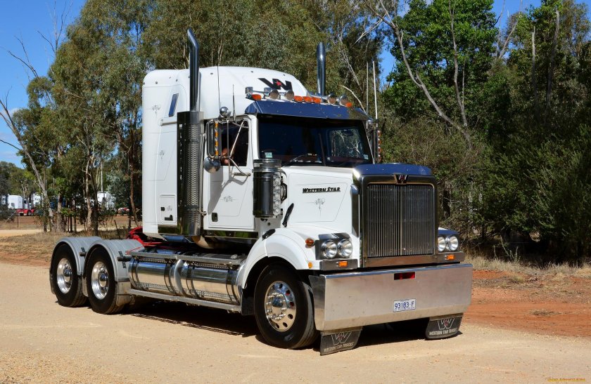 Седельные тягачи Western Star