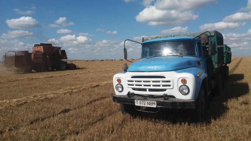 Грузовик ЗИЛ 130 ГАЗ 53