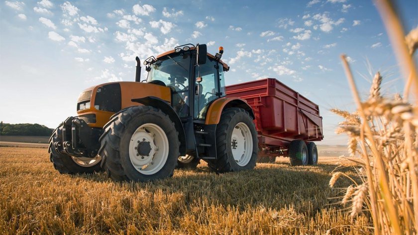 Сельское хозяйство трактор