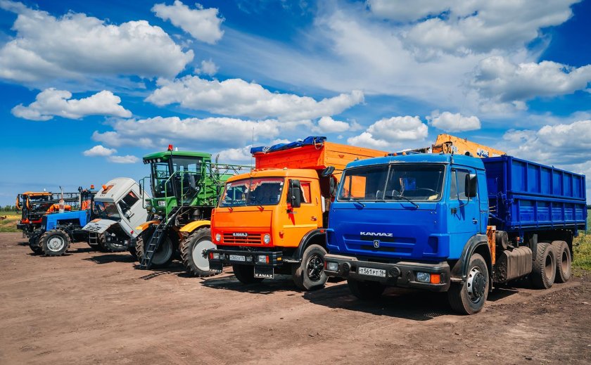 Машина КАМАЗ