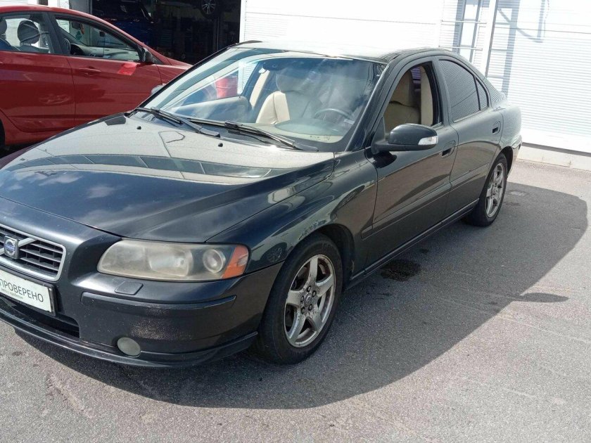 Вольво 560 седан