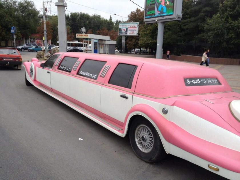 Линкольн Таун кар лимузин розовый
