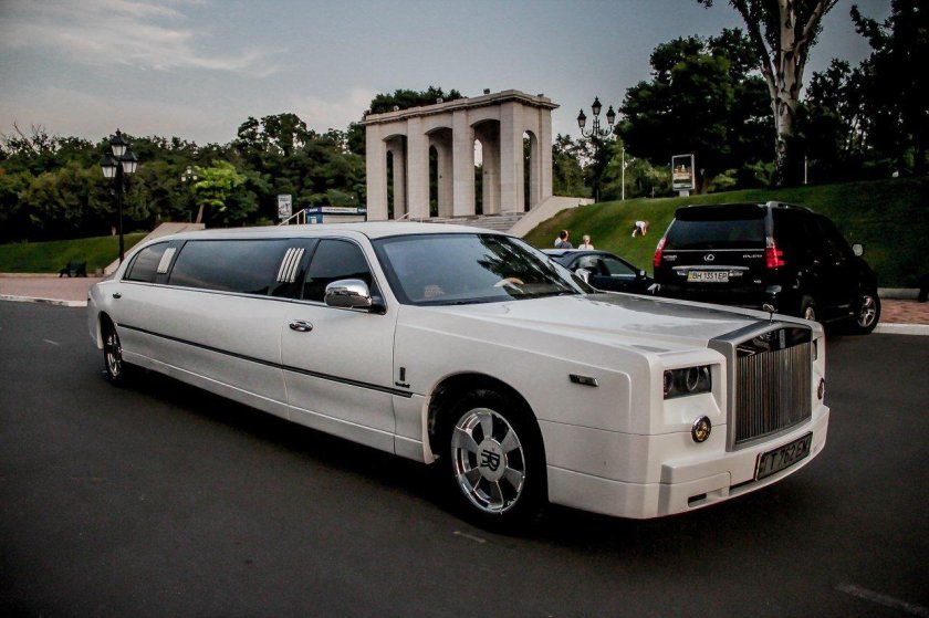 Роллс Ройс лимузин