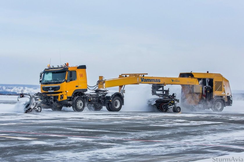 БС-4000 Аэродромная снегоуборочная