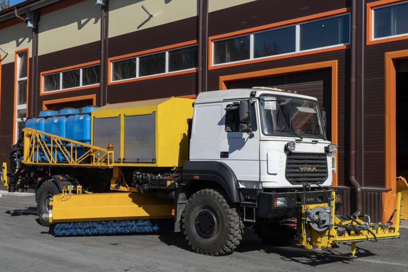 Смесительно зарядная машина