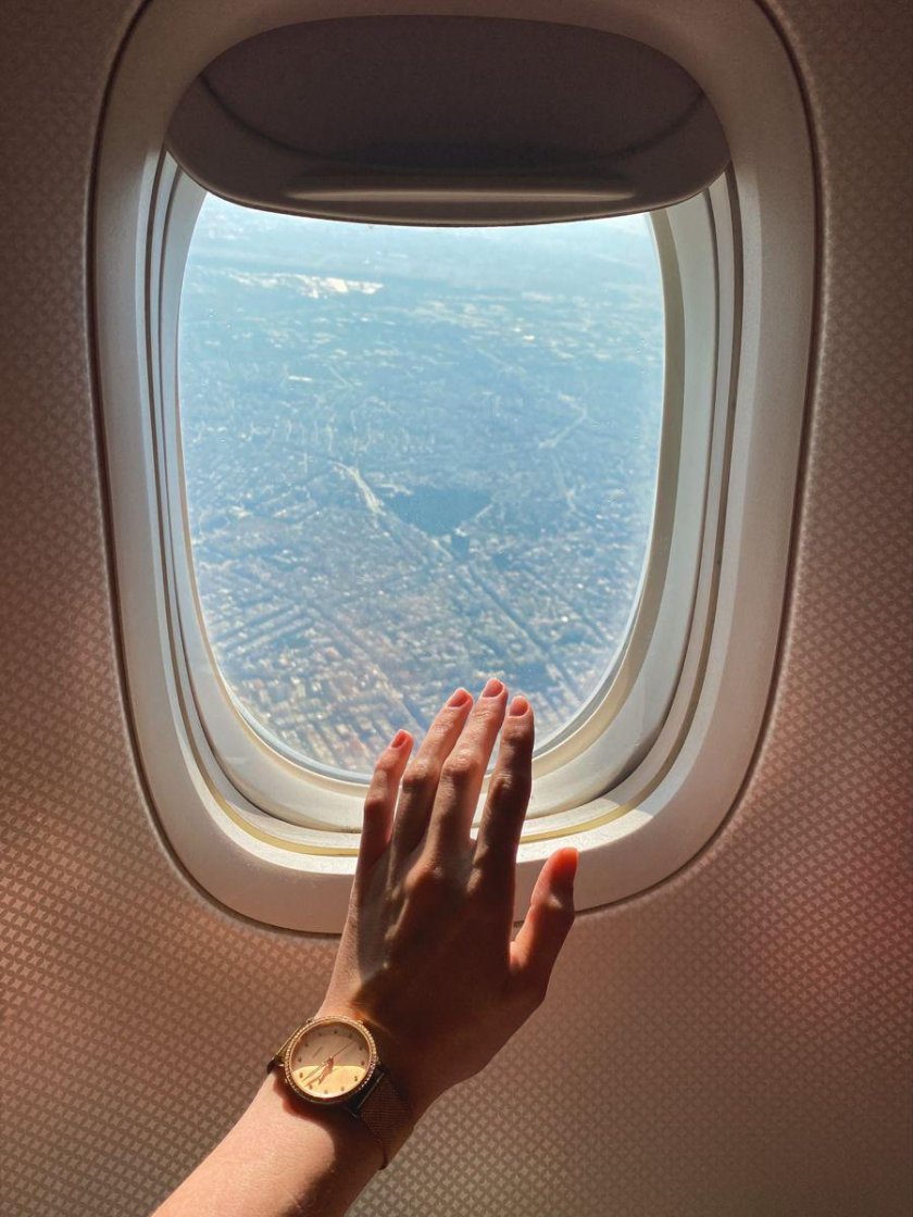 Иллюминатор самолета