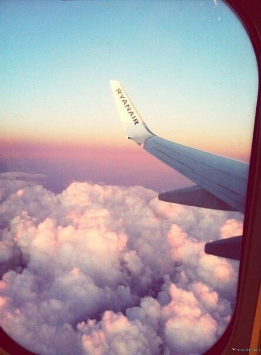 Самолет в небе