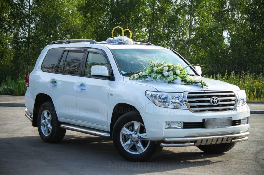 Тойота 200 белый