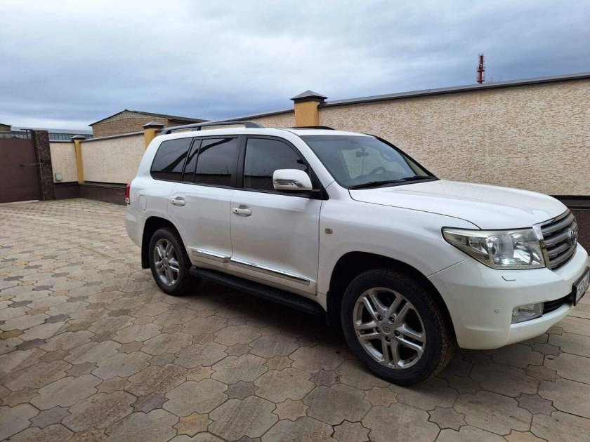 Тойота ленд крузер 200