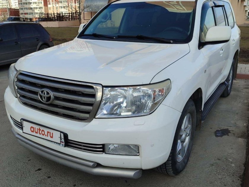 Toyota land cruiser 200 2011