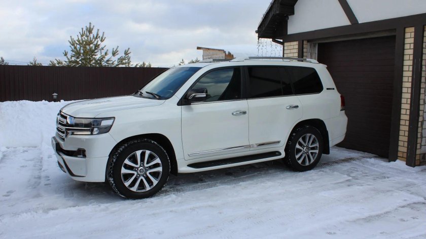 Ленд Крузер 200 Executive White
