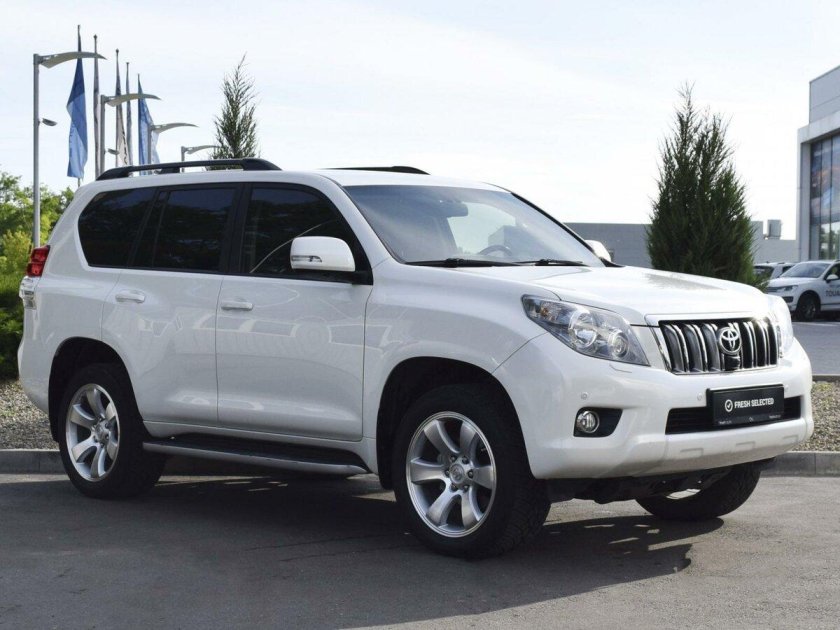 Тойота Прадо 150 белый