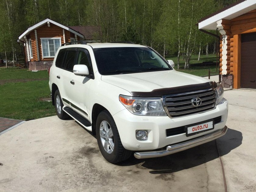 Toyota Land Cruiser 200 2012 White