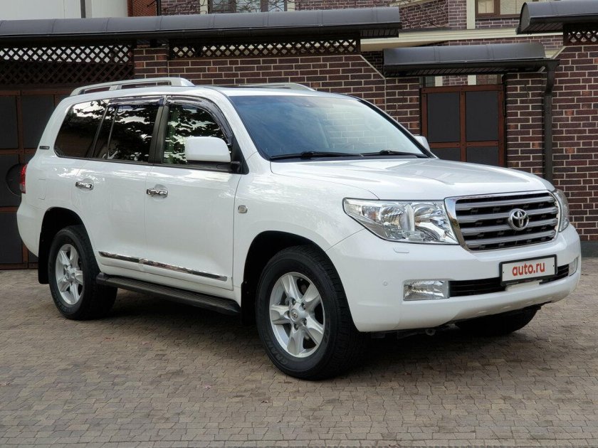 Toyota Land Cruiser 2011
