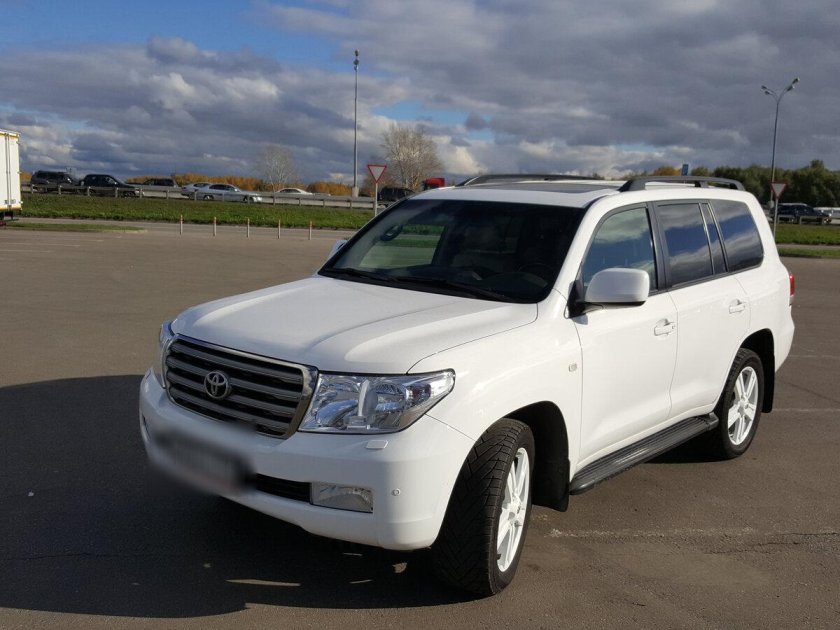 Toyota Land Cruiser 200 2010 White