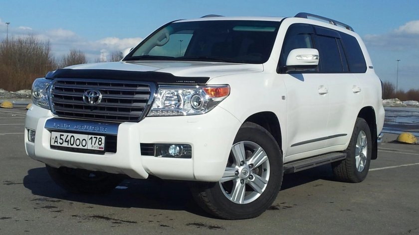 Toyota Land Cruiser 200 2008 белый
