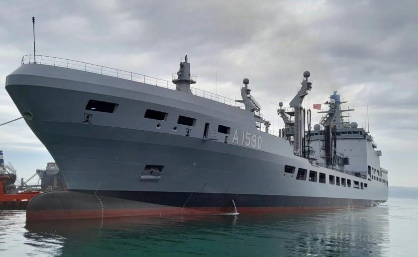 Десантный корабль мистраль