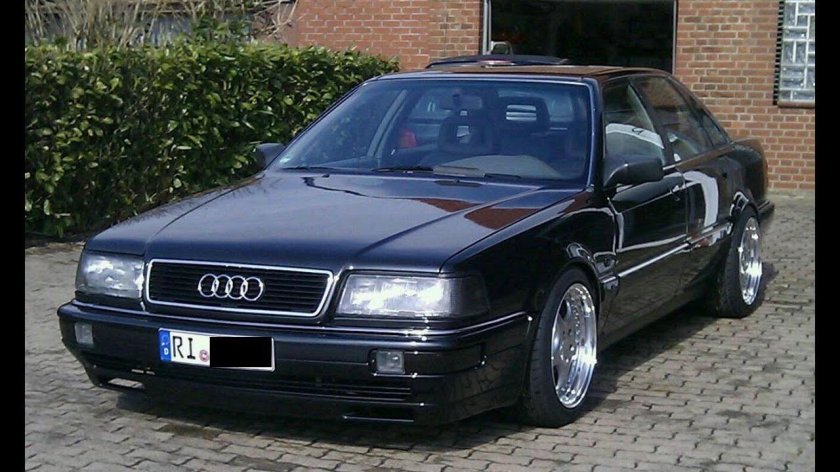 Audi v8