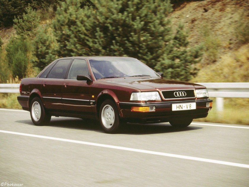 Audi v8