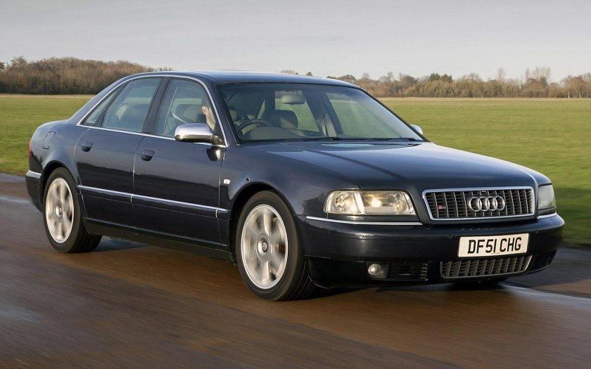 Audi s8 d2 2002