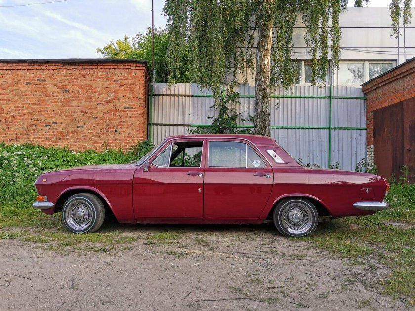 Волга газ 2410 красный металлик