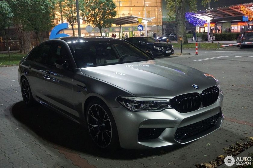 BMW m5 f90 Competition черная