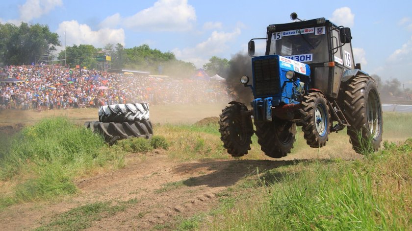 Трактор Бизон 2020