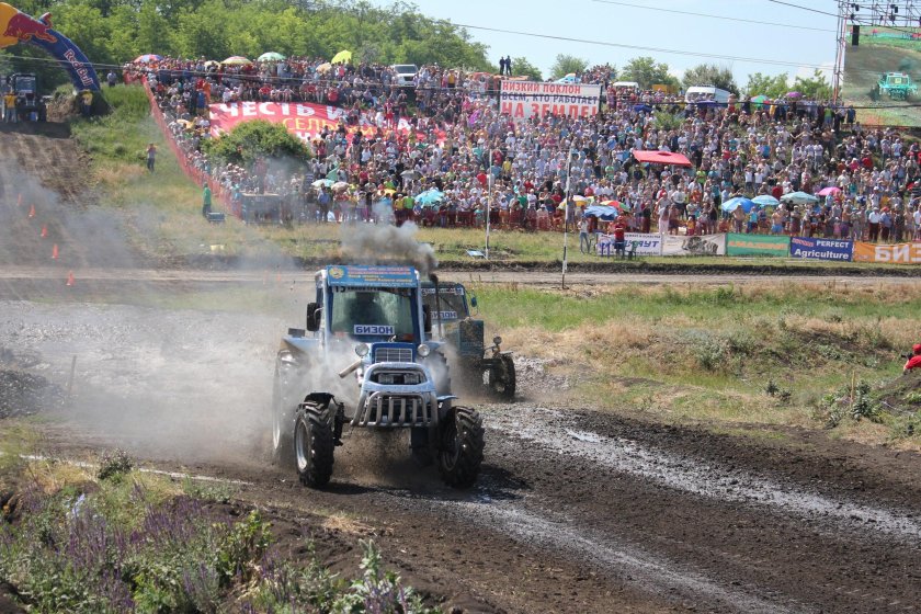 Трактора Бизон трек шоу