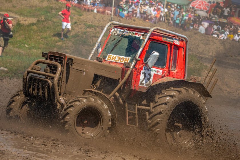 Трактора Бизон трек шоу