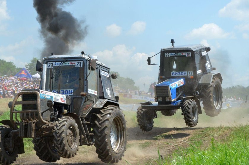 Трактор Бизон 4х4