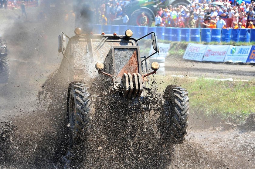 Трактора Бизон трек шоу