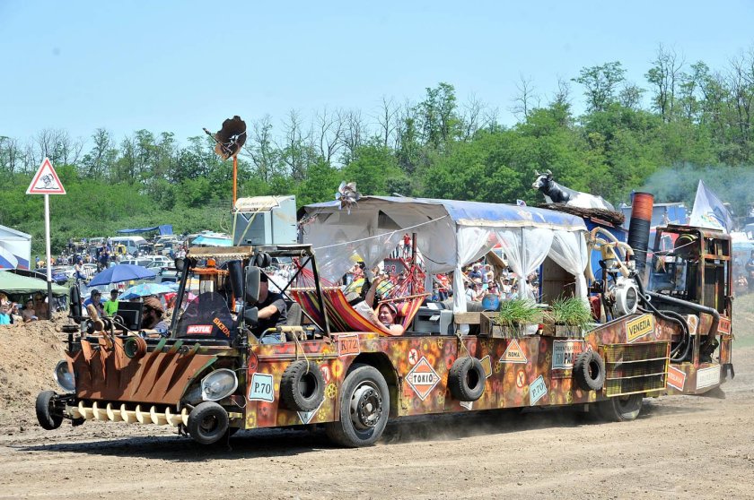 Трактора Бизон трек шоу