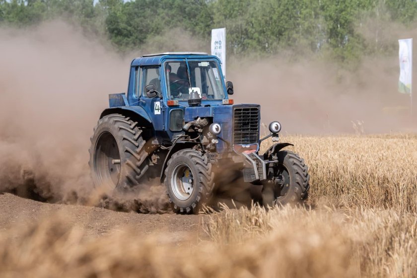 Гонки на тракторах