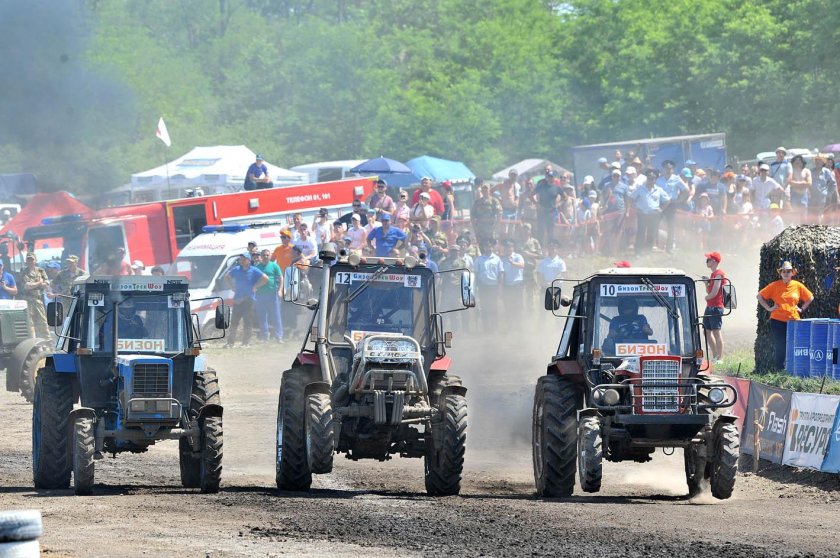 Трактора Бизон трек шоу