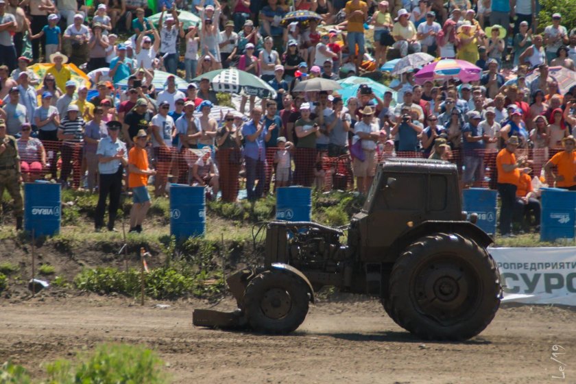 Трактора Бизон трек шоу