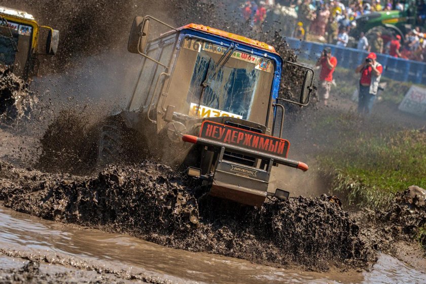 Трактора Бизон трек шоу