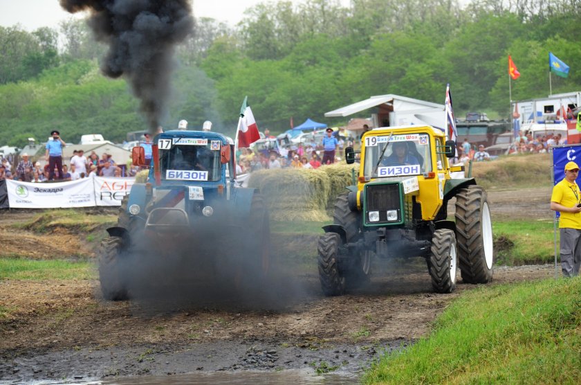 Трактора бизон трек шоу