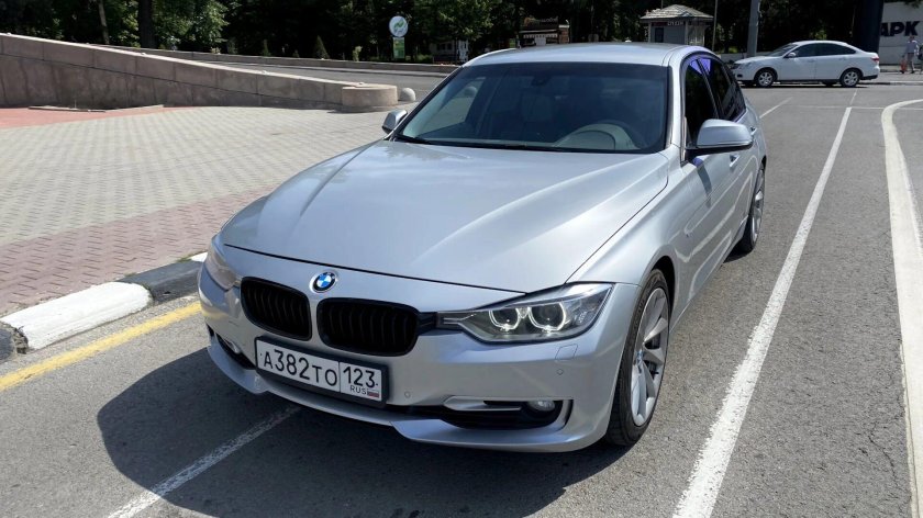 БМВ 3 серии 2015 года