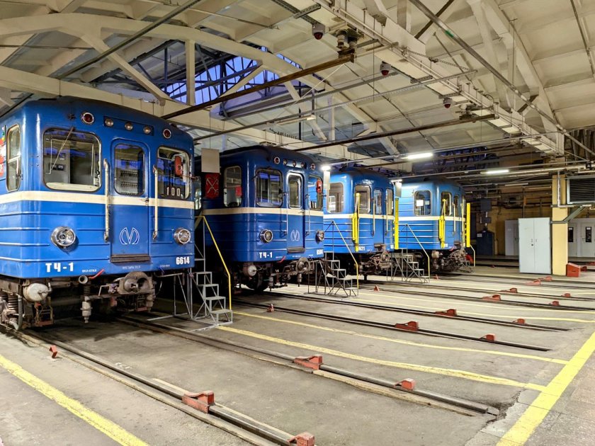 Метровагон ЕМА 502