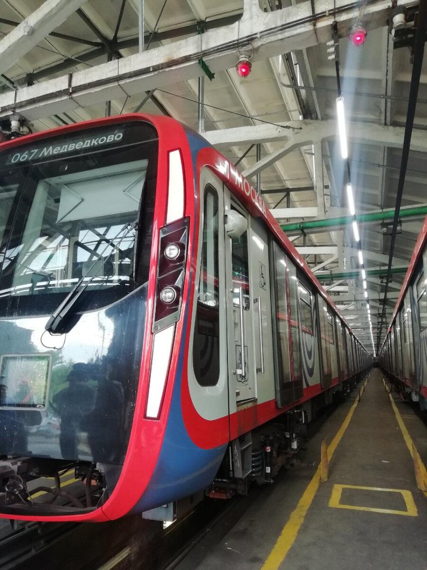 Москва 2020 поезд метро